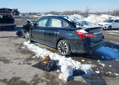 2017 Nissan Sentra Sr Turbo z USA, uszkodzony, nr VIN 3N1CB7AP3HY237436